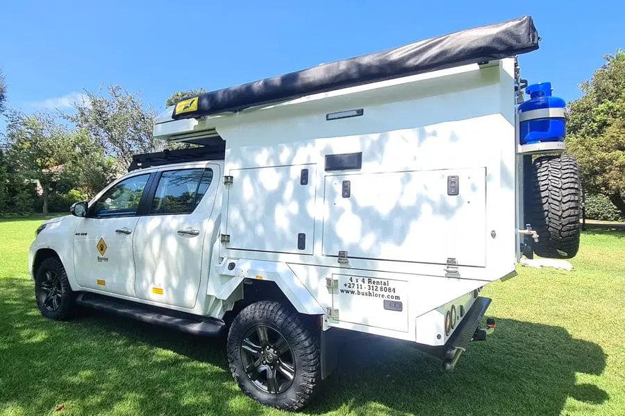 Toyota Hilux Camper (2-4 pax)